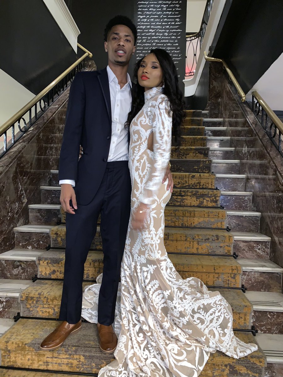ashantisymonee's tweet photo. Oooops, we did it again π€©πΈ
#Prom2k19 #TheRealStars https://t.co/jVsWbNgRyL