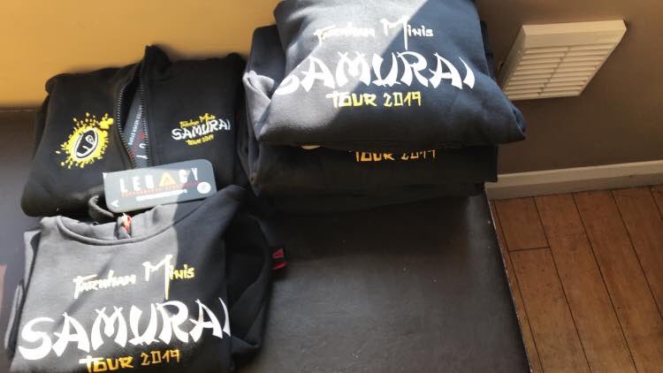 FRUFCSamurai19's tweet photo. In the lounge opposite the shop until 5.30pm. We have... tops age 6&amp;8, a couple of adult medium and some base layers age 8&amp;10.... opposite the shop now until 5.30pm. Socks and balls too! #FRUFCSamurai19 https://t.co/k0PpsbVWbd