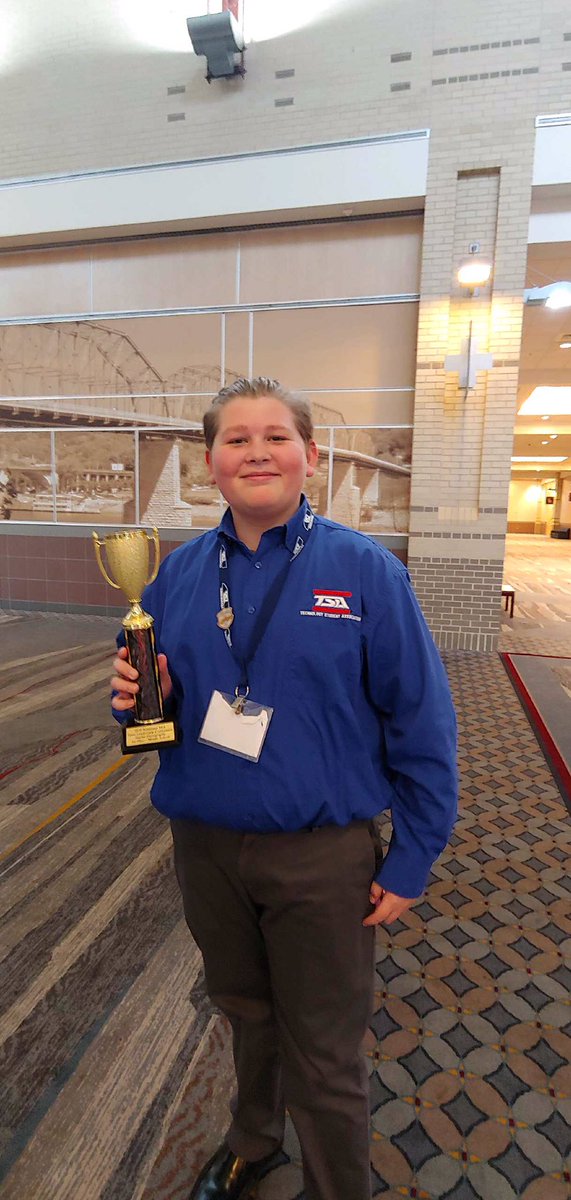 HixsonErica's tweet image. Of course this is my favorite trophy for digital photography. But man, when @ORSchools shows up they show UP! What a testament to the work &amp;amp; dedication of students AND sponsors. So grateful and proud to be a part of this school district. #ORSRocks @RMS_ORS #GoRams