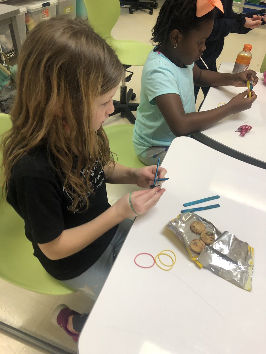 lesleyaswartz's tweet photo. At Math Club last week we build our very own mini-airplanes and runways. We used math to fly the planes and to figure out which numbers keep planes from crashing at the runway crossing. #thisismidwaymath @WoodwayElem https://t.co/cADJ3Rw3B0