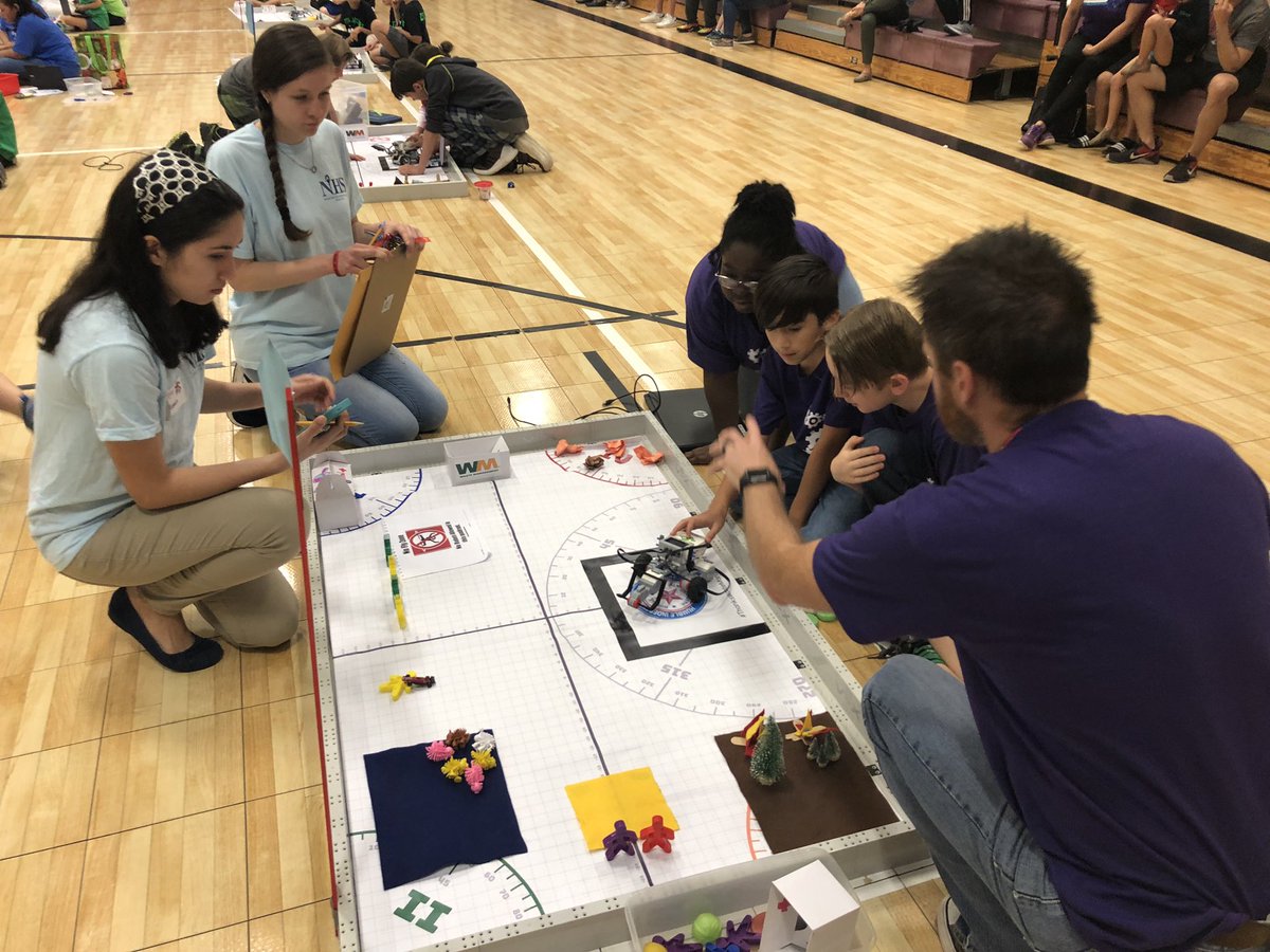 Humble_Science's tweet image. Amazing day with amazing kids! We are witnessing the next generation of problem solvers! #HEROrobotics #ThanksWasteManagement