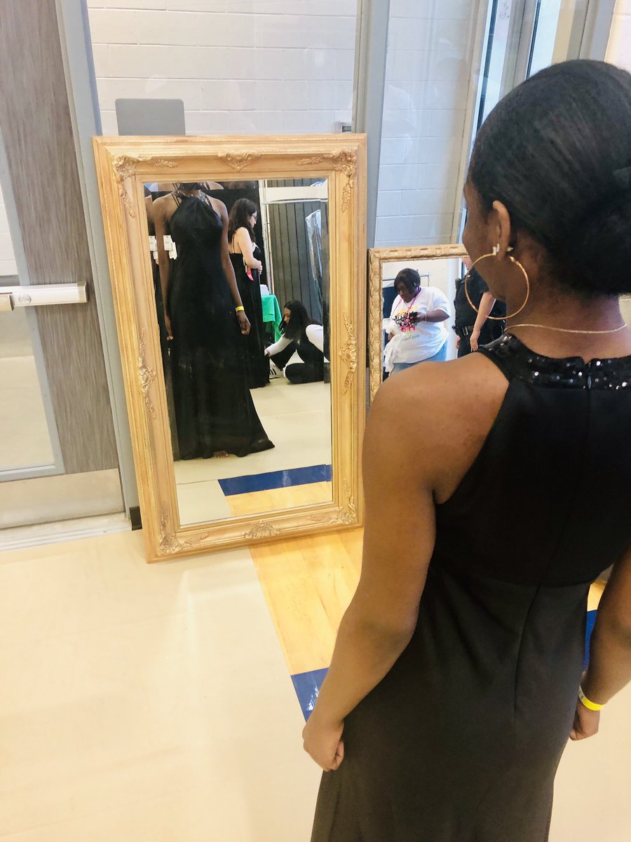 HoustonISD's tweet photo. Sanaa, a Senior @northside_hs, said YES to TWO dresses! Isn’t she STUNNING?! #HISDProjectProm2019 https://t.co/5jW5WHXfO7