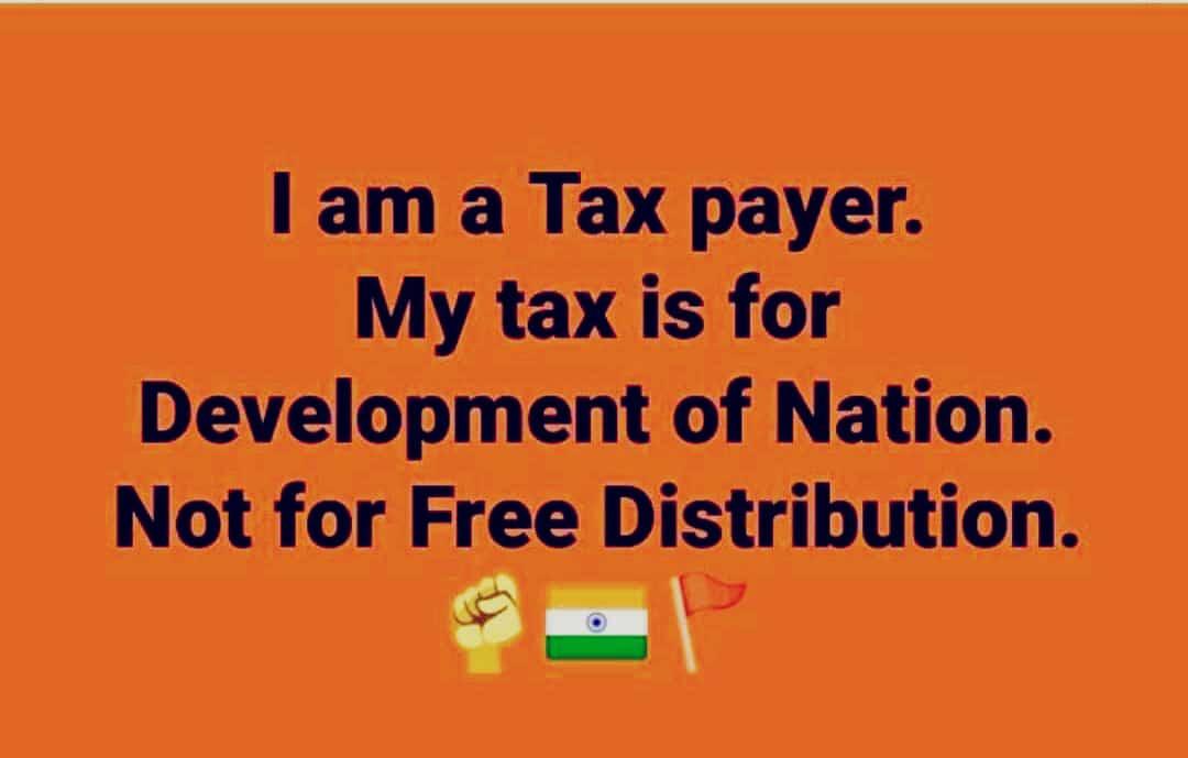 thakur_deekshaa's tweet photo. #PMModiToHindustan middle class ko selfish kehne waalo khud ki mehnat ki kamayi aise luta ke dikha do to jaane #CongressMuktBharat #AntiMiddleClassCongress https://t.co/HajvskJfdZ