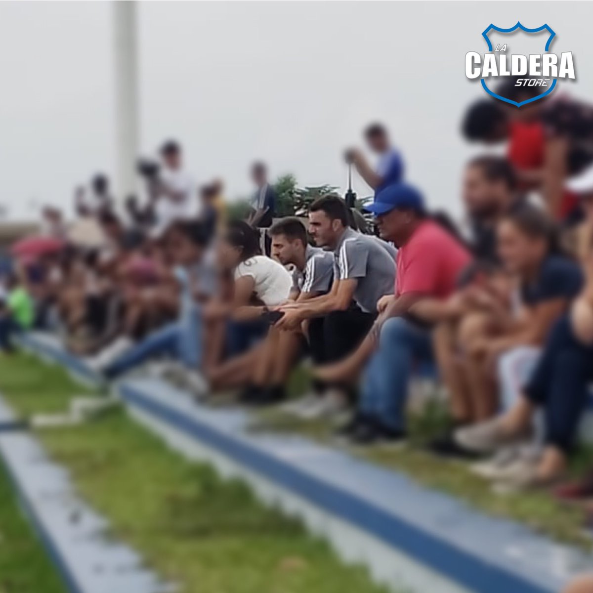 LaCalderaStore's tweet photo. Juega la reserva con #kevinArroyo y #HolgerMatamoros de titulares frente a Macará 1-1 y el DT del primer plantel observa el compromiso.
#lacalderastore #emelec #azultodalavida #bombillo
Informa @josuemilito97 #ASuarez #lacalderatv https://t.co/VFhFbliD3D