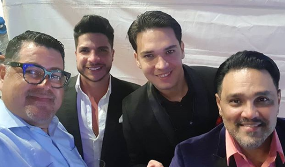 TropiBogota's tweet photo. Una vez más los venezolanos @salsaproyectoa en #LosDurísimos, ahora en el puesto 8 con #Renuncio conduce @alejogalvez1029 y @ricardoelryr https://t.co/OXOBTggKrZ https://t.co/tucaE5pQb0