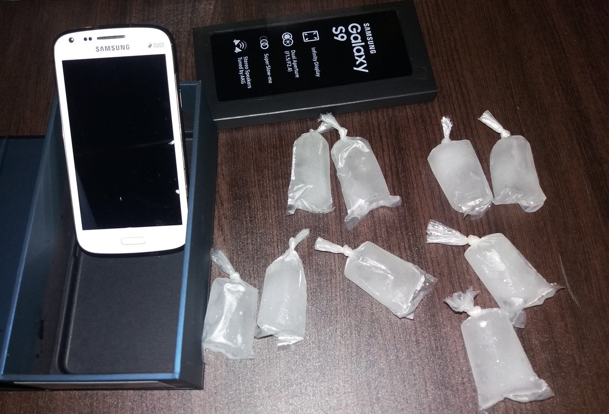 Samsung Galaxy S9 = LOLLLLL....
You have to read my April Fool story.
Got a Samsung Galaxy S9 but different model 😂<a href="/ccntoken/">Custom Contract Network</a> 
Read Here: steemit.com/april/@intercr…
#CCN #CustomContractNetwork #TokenConnect