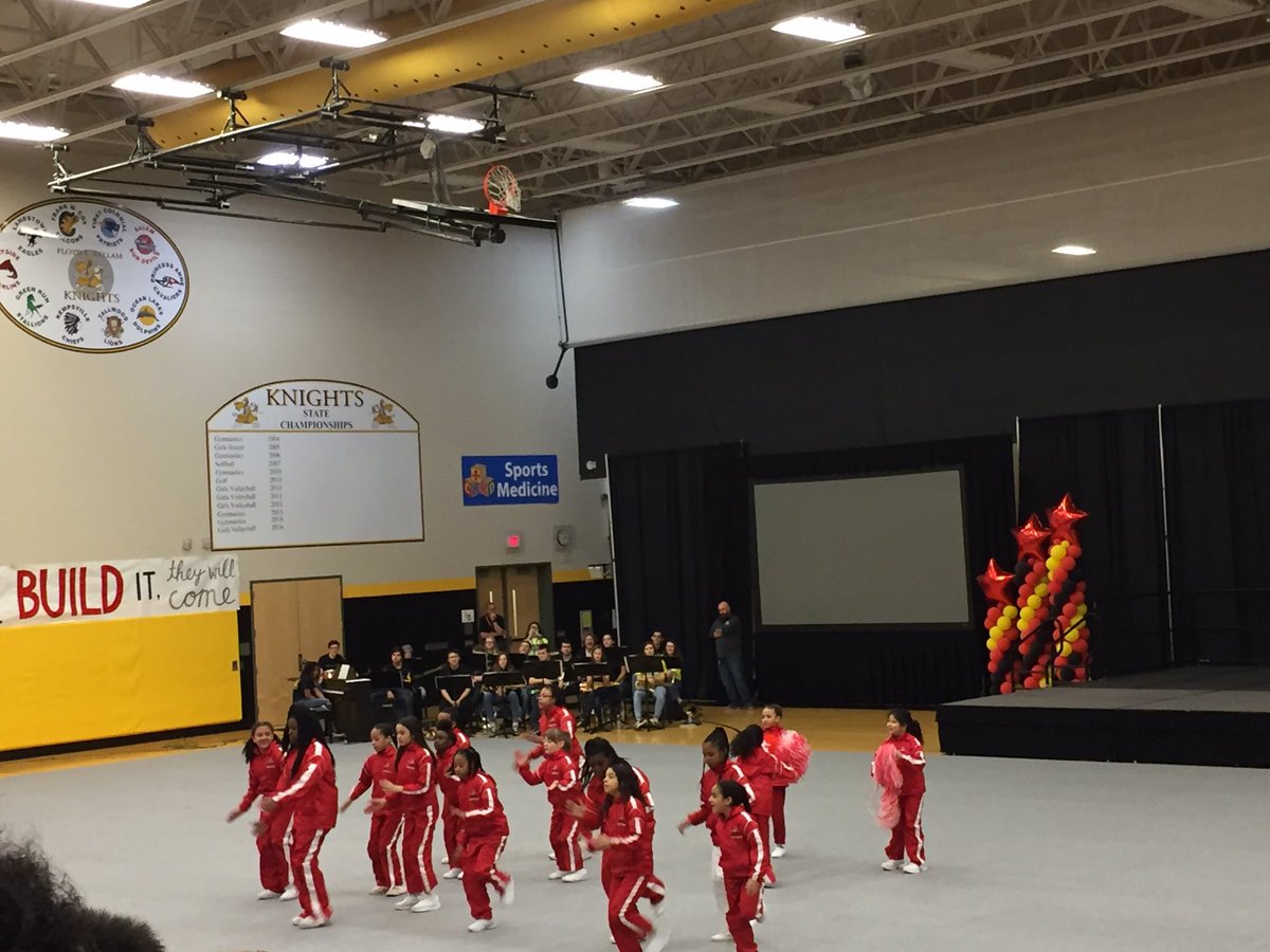 DrewMidgette's tweet photo. So impressed by the Parkway ES step team! #parkwayfever #VHSLSLC19 https://t.co/kcwRVVadQE