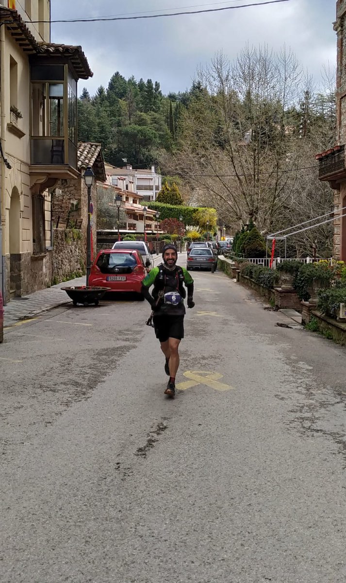 SNFplus's tweet photo. El equipo de #SNFplus y @Gestio_Dinamica ya está corriendo la segunda etapa de la #ultratraildelmontseny. #desafiandoloslimites https://t.co/lcYXCOriT0