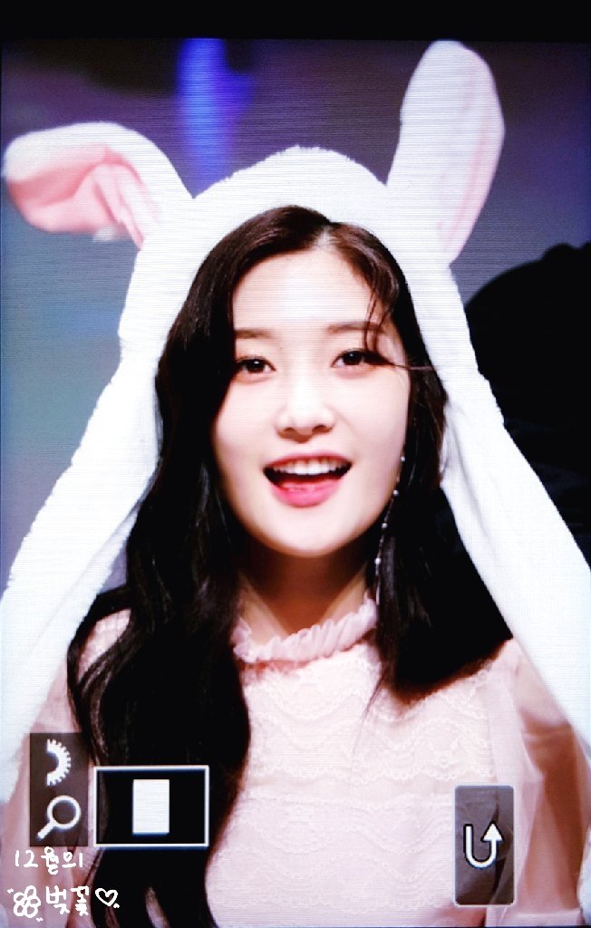 19971201_JCY's tweet photo. 190406 누리꿈스퀘어 팬싸인회 프리뷰
#다이아 #정채연 #DIA #CHAEYEON
@dia_official https://t.co/JCQWP0f8z2