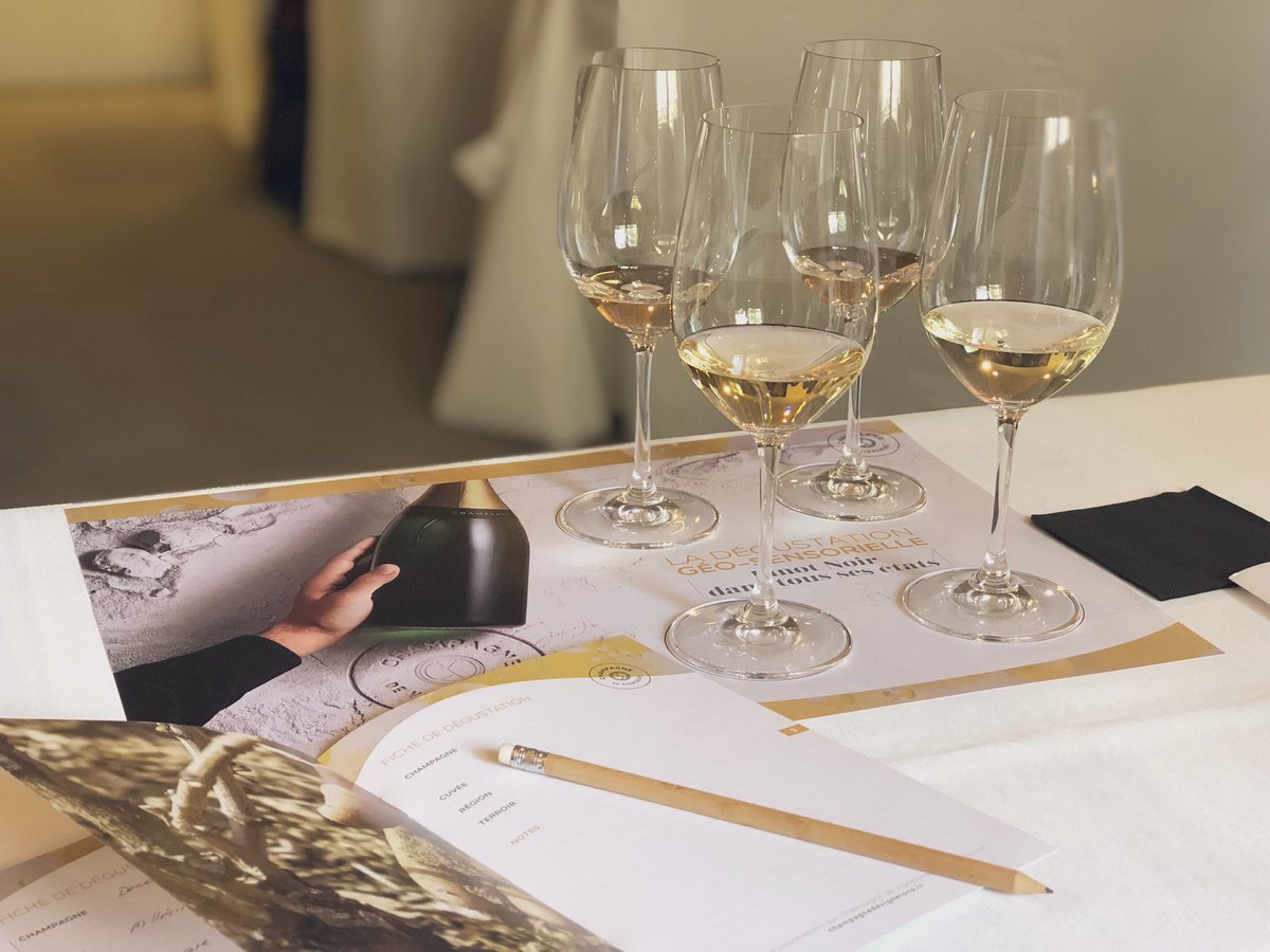 ChampVignerons's tweet photo. Atelier @ChampVignerons à #ChampagneTasting. La #dégustation géo-sensorielle pour une #découverte des #terroirs de la #Champagne et de ses expressions avec 4 cuvées 100% PinotNoir. Merci @GeoffeyOrban pour ce voyage sensoriel! https://t.co/j8lRsLGtyw