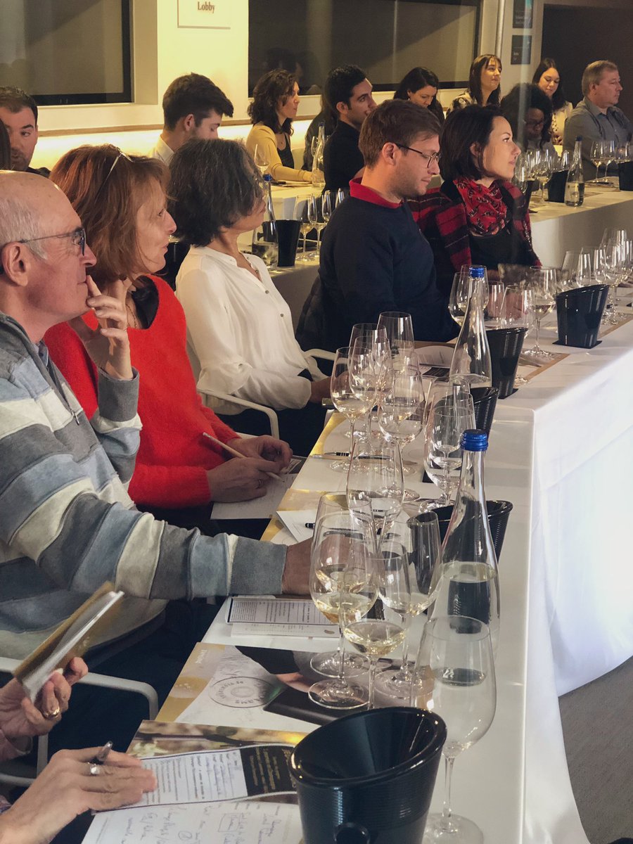 ChampVignerons's tweet photo. Atelier @ChampVignerons à #ChampagneTasting. La #dégustation géo-sensorielle pour une #découverte des #terroirs de la #Champagne et de ses expressions avec 4 cuvées 100% PinotNoir. Merci @GeoffeyOrban pour ce voyage sensoriel! https://t.co/j8lRsLGtyw