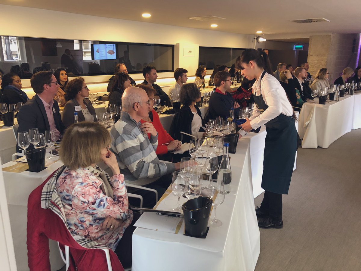 ChampVignerons's tweet photo. Atelier @ChampVignerons à #ChampagneTasting. La #dégustation géo-sensorielle pour une #découverte des #terroirs de la #Champagne et de ses expressions avec 4 cuvées 100% PinotNoir. Merci @GeoffeyOrban pour ce voyage sensoriel! https://t.co/j8lRsLGtyw