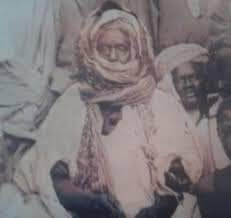 LeMouridePost's tweet photo. ✍️ Vendredi 3 Mai (Kazu Shabân)
Célébration de la naissance de Cheikh Massamba Mbacke, le calligraphe, le copiste et l’enlumineur au service de BOROM TOUBA (1882-1942).
#Kebetu #XXTT https://t.co/LAKNX5PLQc