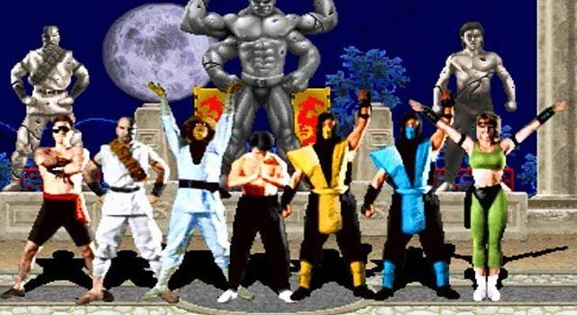 MiniArcadeBR's tweet photo. Memórias da Era de Ouro. 
#MortalKombat

O game foi lançado em 1992 e foi revolucionário, trazendo atores reais em versões digitalizadas, golpes sangrentos e os icônicos fatalities. 
Além disso, a história da franquia começou a ser escrita com esse game e, no futuro, ela aca… https://t.co/58Atu6mOZA