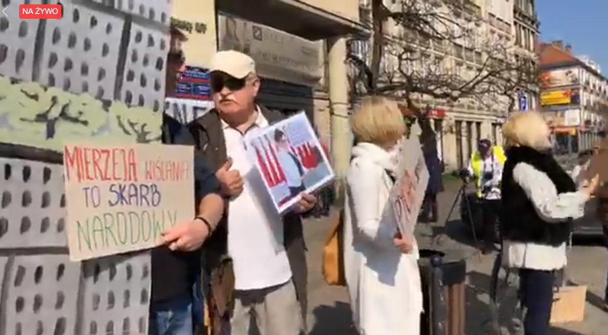 KOD_VIDEO's tweet photo. #Gdańsk
Jesteśmy pod biurem #PrawoiSprawiedliwość
#Aferzyści
#PychaISzmal
Relacja: Rafalak Sława
#VideoKOD => https://t.co/xo6pNE4iLc https://t.co/zsLij2lQR5