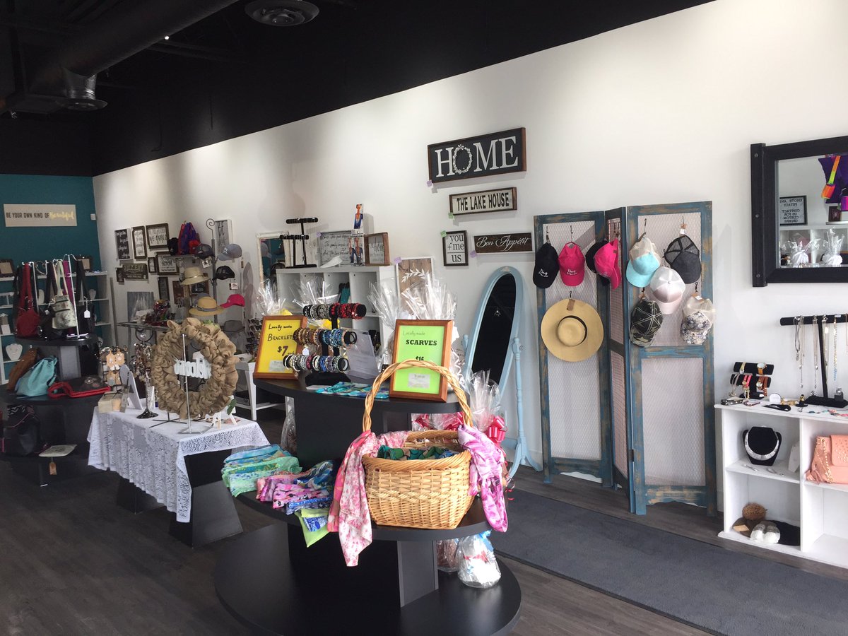 ☀️ Indoor Market Boutique ☀️
Check us out Red Deer. Numerous local vendors with unique gift ideas. Plus we have our purses, jewelry &amp; Accessories waiting for you!
OPEN 11-5, located one block south of Bower Mall, across from Value Village.
#ccsaccessoriesboutique #reddeer