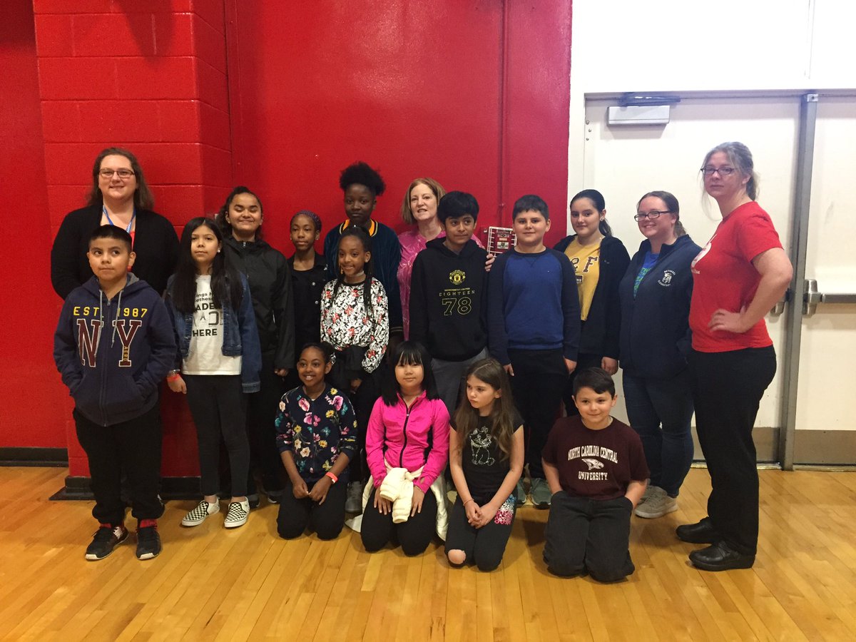 BethesdaBulldo1's tweet photo. Our awesome @NCSciOlympiad team is ready for a fun day! #betheadabulldogs #scienceolympaid #studentleaders https://t.co/kkMZNaqLXu