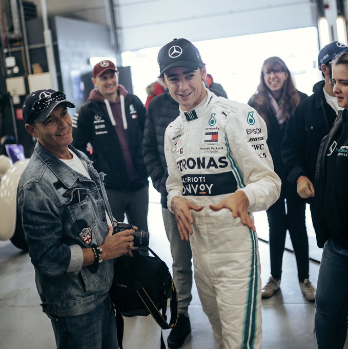 The fans have a chat with Esteban!