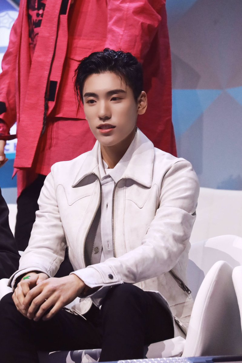 wzypics's tweet photo. 180406                    190406

#NPC出道一周年快乐
#1YearWithNinePercent https://t.co/yymISipfG5
