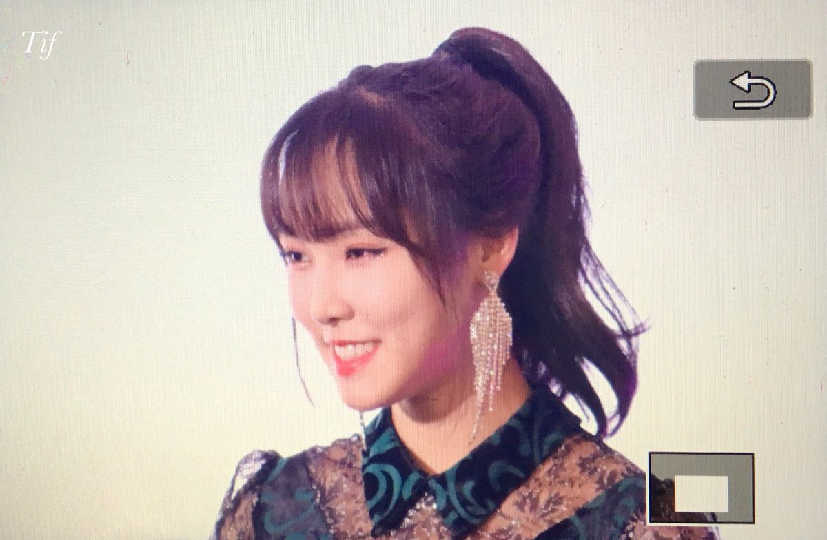 Tif971004's tweet photo. 190406 Celebon first fan meet up in Jakarta 프리뷰
#Yuju #유주 #최유나 #ユジュ
#GFRIEND #여자친구 #ヨチン https://t.co/hk0J7jGjvp