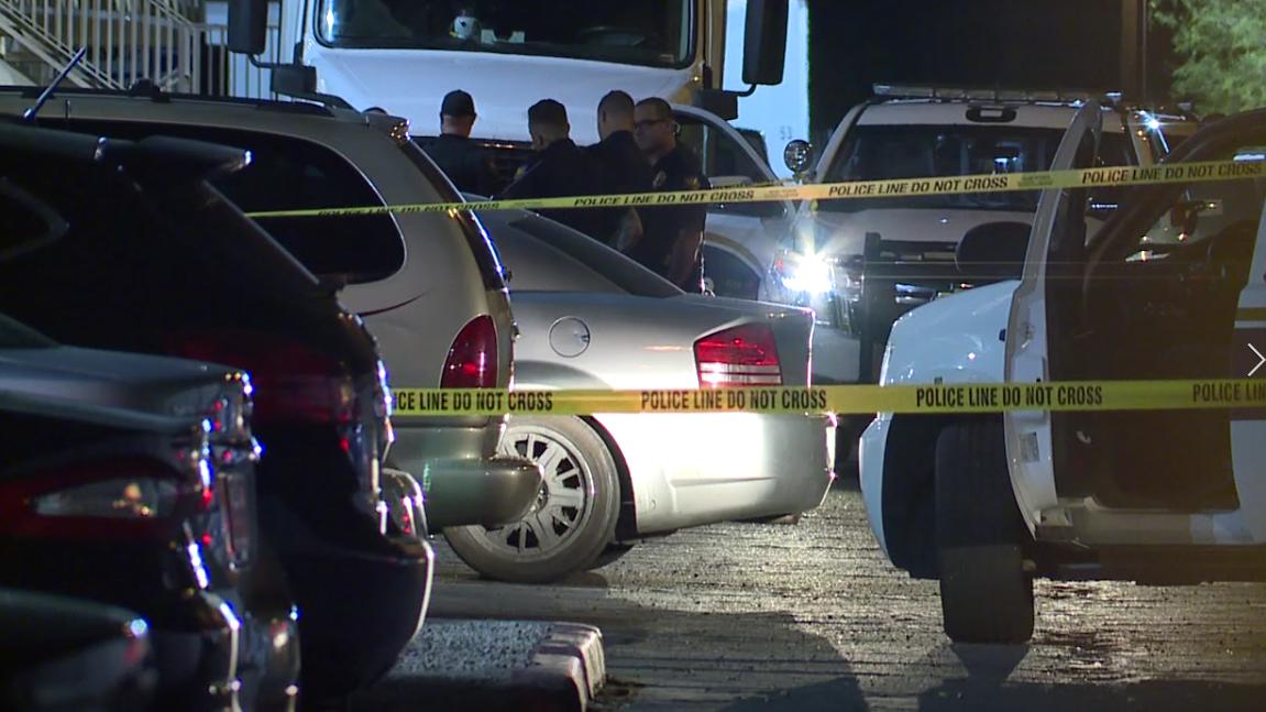 abc15's tweet photo. JUST IN: Police investigating homicide at a Motel 6 near I-17 and Indian School Road. https://t.co/X0YQfmzwKg #abc15 https://t.co/Nxrex4nV15