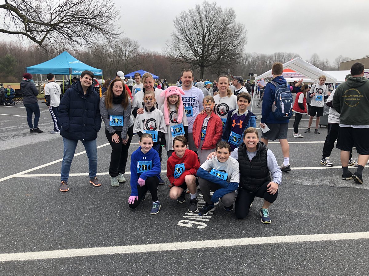 reenfricker's tweet photo. Team Happy Hillendale. Small but mighty! #10thannualRunforOurSons
#RunForOurSons #HappyHillendale https://t.co/Lx4LJfCPln