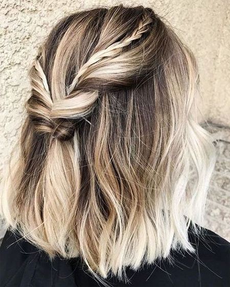 Twist and shout 💃🏻
.
.
.
.
.
#HSIProfessional #hsi #haircareproducts  #beautytips #curlyhairroutine #productclub