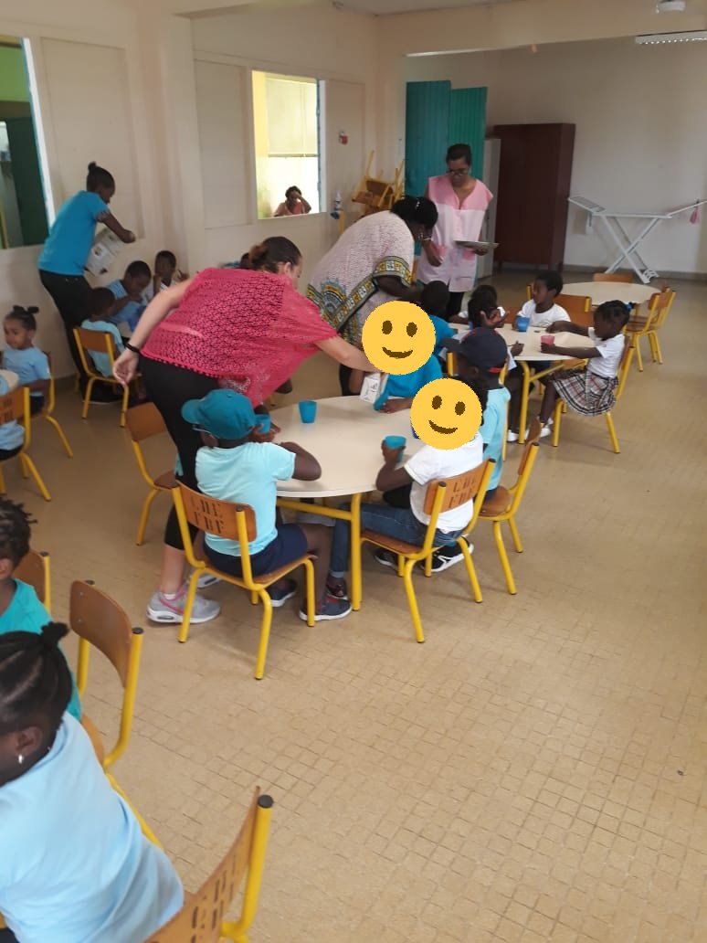 GeorgesSteph2's tweet photo. #9720161T #RDVNum19 #semmat972 Action PE/Atsem autour du petit dejeuner ! @CircoFdF1 https://t.co/LAqq5iiLNC