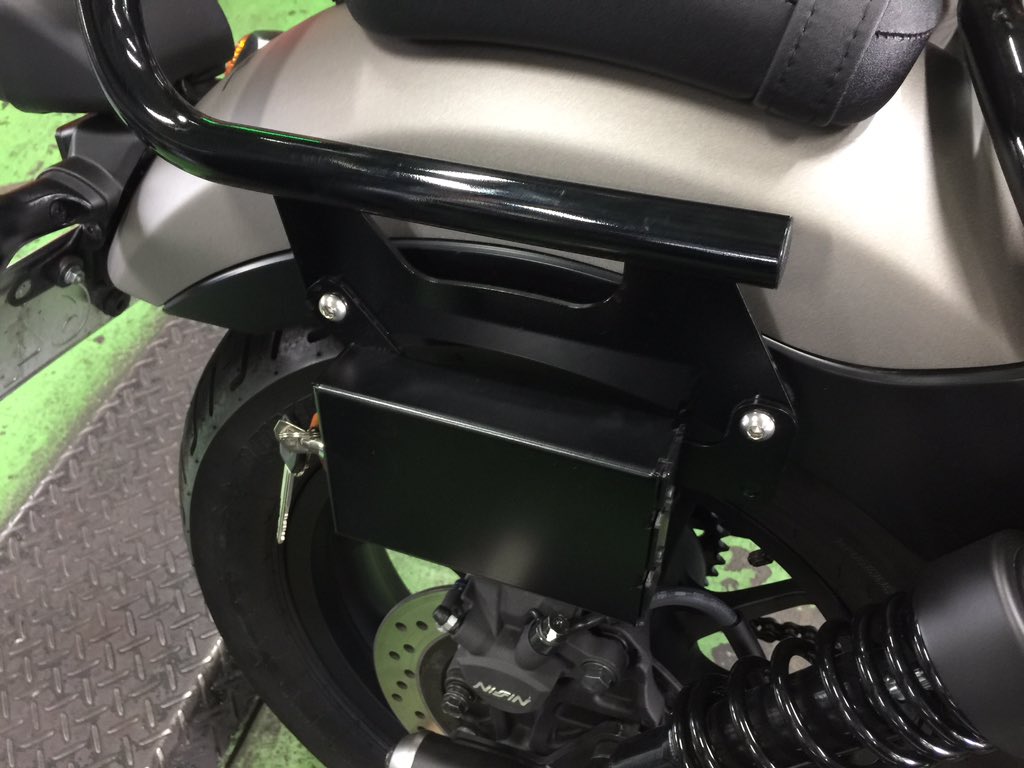 トーヨーオート Toyoauto 東洋 ホンダ新型レブル250にetc取付しました アメリカンモデルは収納スペースがほとんど無い車両が多いですよねw 今回こちらのレブル250では Etc本体が収納できる鍵付きケースを外付けしてetcを収納しております 見た目も