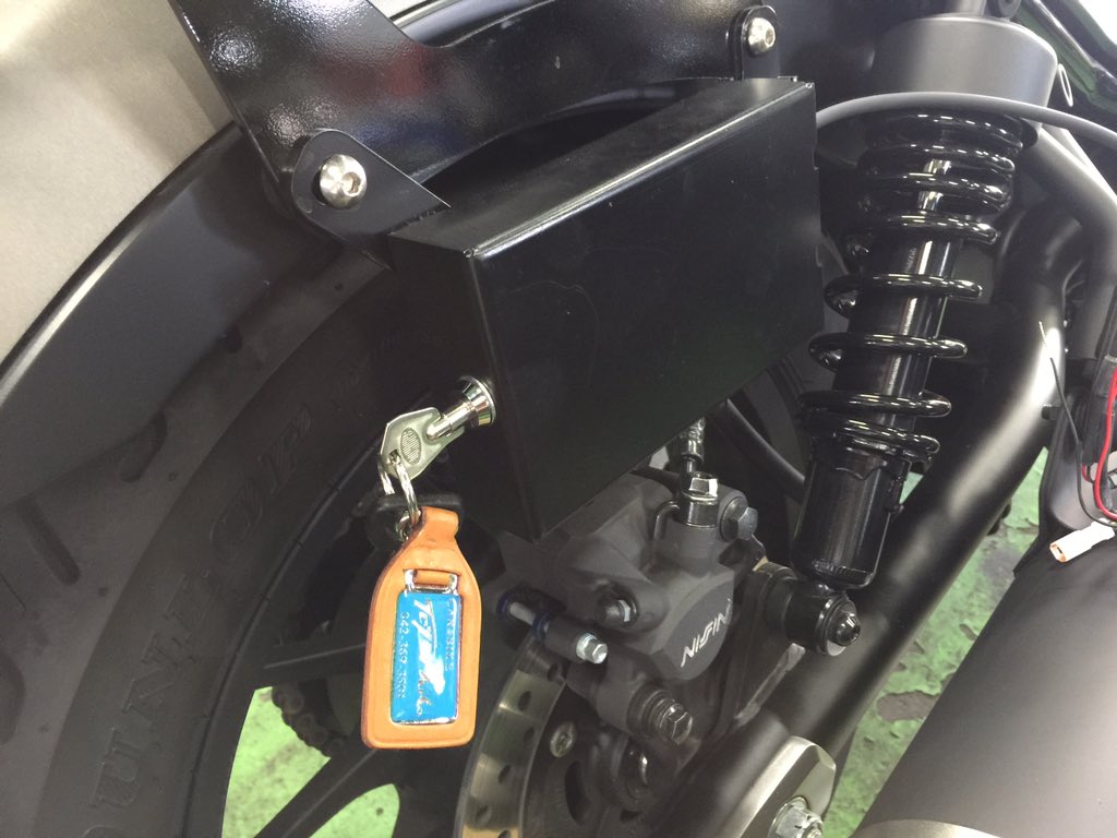 トーヨーオート Toyoauto 東洋 ホンダ新型レブル250にetc取付しました アメリカンモデルは収納スペースがほとんど無い車両が多いですよねw 今回こちらのレブル250では Etc本体が収納できる鍵付きケースを外付けしてetcを収納しております 見た目も