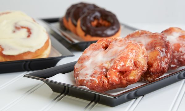 healthtips50's tweet photo. It's no coincidence that humanity's two finest inventions resemble each other. First came the creation of the wheel; then millennia later, in a similar stroke of genius, came the donut, an ingenious confection made of #fried dough. https://t.co/VTT0Xq0yi5