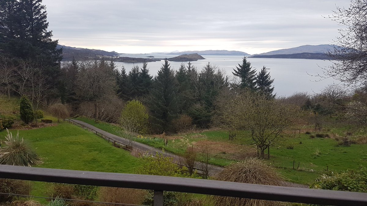 TighBanLek's tweet photo. The view is at level "no bad"  today...... #tighbanlek #jura https://t.co/bARbqG1wMw
