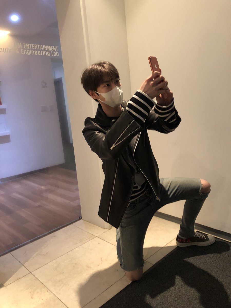 🐰📸

#NCT #NCT127