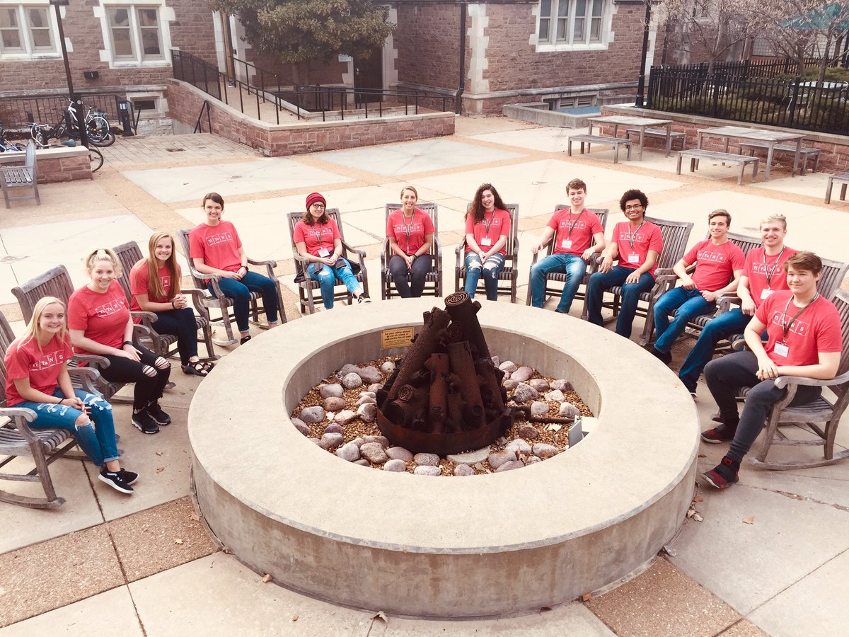 KatyDornbos's tweet photo. Chemistry competition day has arrived!  🤸🏾‍♂️🤸🏻‍♀️🤾🏻‍♀️🤾🏼‍♂️👨🏽‍🔬👩🏻‍🔬

#WUCT @NHS_Titans @WUSTL #chemed https://t.co/LfRyAIGf8L