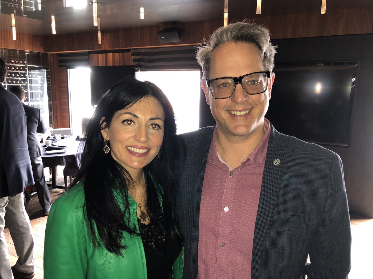 GraphSynergie's tweet image. Great to be a speaker at Les bâtisseurs urbains ! Lunch session last week. #RealEstateMarketing