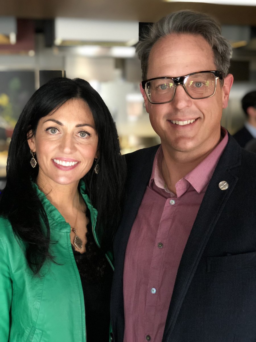 GraphSynergie's tweet image. Great to be a speaker at Les bâtisseurs urbains ! Lunch session last week. #RealEstateMarketing