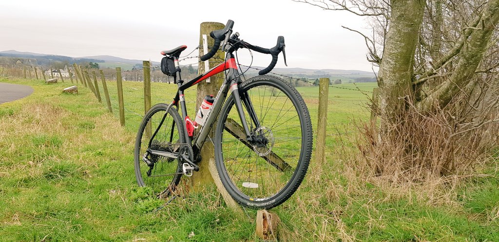 JamesSCassidy1's tweet photo. Had a 'spare' hour &amp; inspired by @Fuzzyleeza &amp; friends in the #mercersupercycle19 decided to pop out on the bike quickly...... but whilst stopping to assist a prone fellow cyclist managed to crash myself 🚴🏻‍♂️😖🤦🏻‍♂️#onlyme #merceractive #ukcyclechat https://t.co/yyZWkpdezi