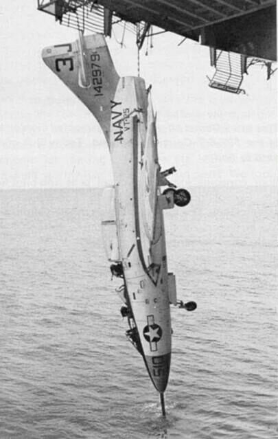 15  #MilitaryHumourSo THIS is why Navy planes have tail hooks.. to hang them out to dry by the side of the carriers after a wash!:D