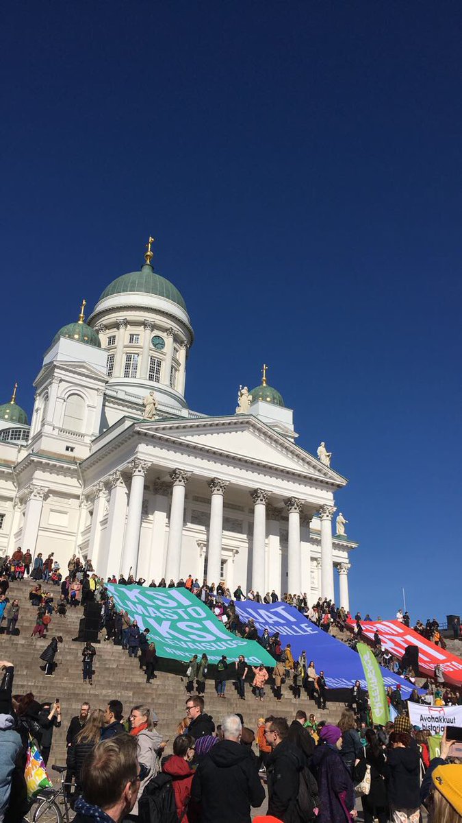 WestinKasper's tweet photo. Ilmastomarssi, 10 000 muiden kanssa #ilmastomarssi2 https://t.co/cU8h5EVc8y