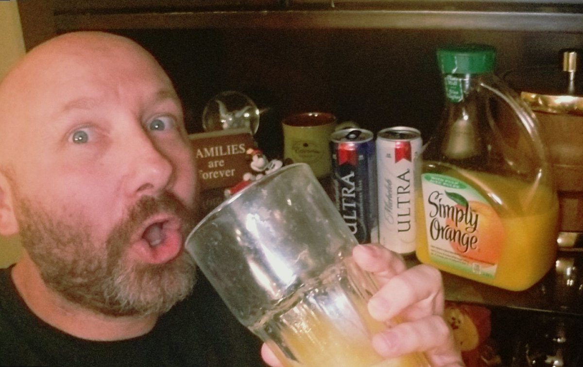 CoachChrisMagic's tweet photo. Morning pick me up #hoodmimosa #brassmonkey https://t.co/ZB5jd6Q8Zy