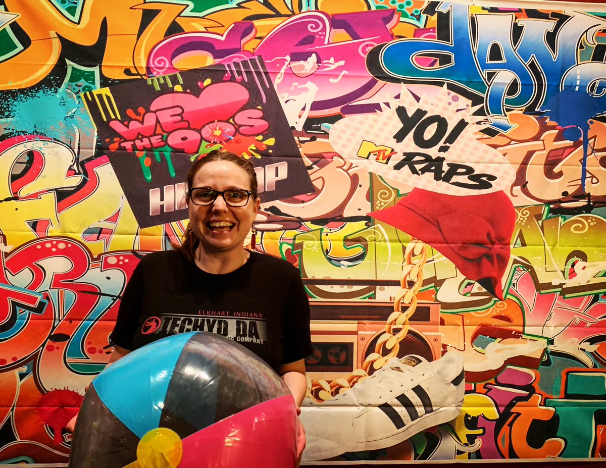 IechydDaBrew's tweet image. Hey homies! Tonight we throw it back to Spring Break of the 90s! Be sure to stop at the photowall for some dope selfies. #90sparty #SpringBreak #ShellToes #Grunge #ILoveZackMorris #BreakOutTheOveralls #90s #90sstyle #90sbabes