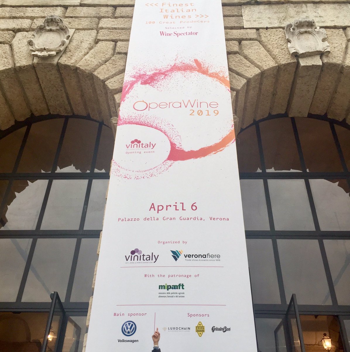 OperaWine tweet media