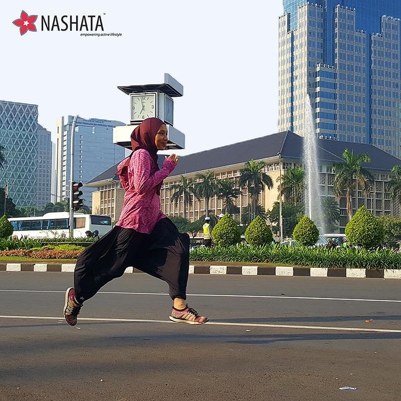 NashataME's tweet photo. #trainwithheart because now is the time to be #limitless.
.
.
#limitlesswithnashata #nashatame #nashata #workout #fitness #timetobefit #workoutbuddy #workoutwear #workoutcollection #modestworkoutwear #trainingwear #trainhard #hijabs #dubaifitness #dubaiwomen
#modestactivewear https://t.co/TblqYCnZrW