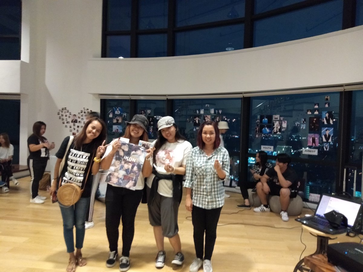 TineYooKoo's tweet photo. (04.06.19)

CONGRATS SATEN GROUP 1 😂 HAHAHA! ANG GALING NATEN MANGHULA HAHAHA. 💕 @PrettyBoyTuan
@vei4iKON
@JustMiesh

#Vernorexia #ASmileAsSweetAsSpring #ADayAsJunhoe https://t.co/sjQeoZJSMT