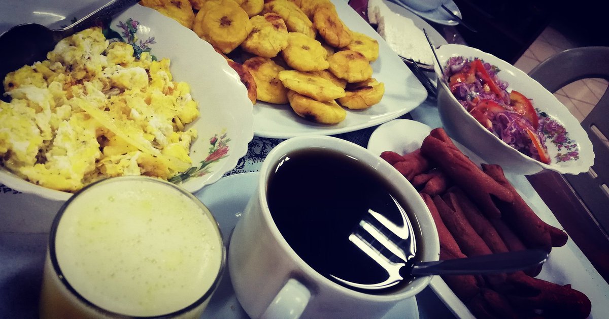 kevinhurlt's tweet photo. #DesayunoDeCampeones, en #ElPoly.
Auspiciantes de #ElFantasmaChonguero y #DocumentalJéssica https://t.co/WfAdwOCKvZ