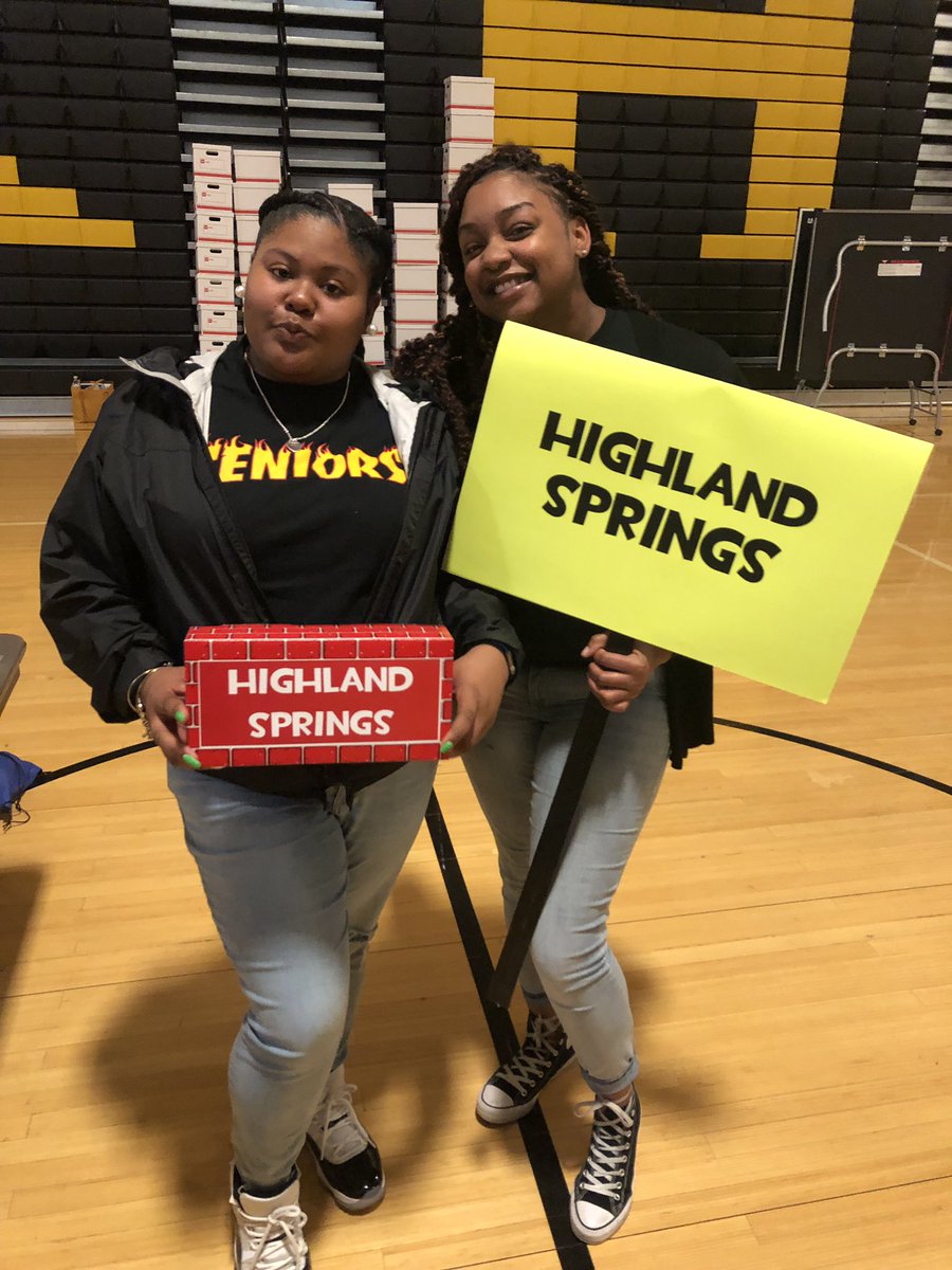 docclark_hshs's tweet photo. Having a blast at the VHSL student conference #vhslslc2019 @HshsCouncil @SpringerDSA @HSHS_Principal https://t.co/PgCrgq67fq