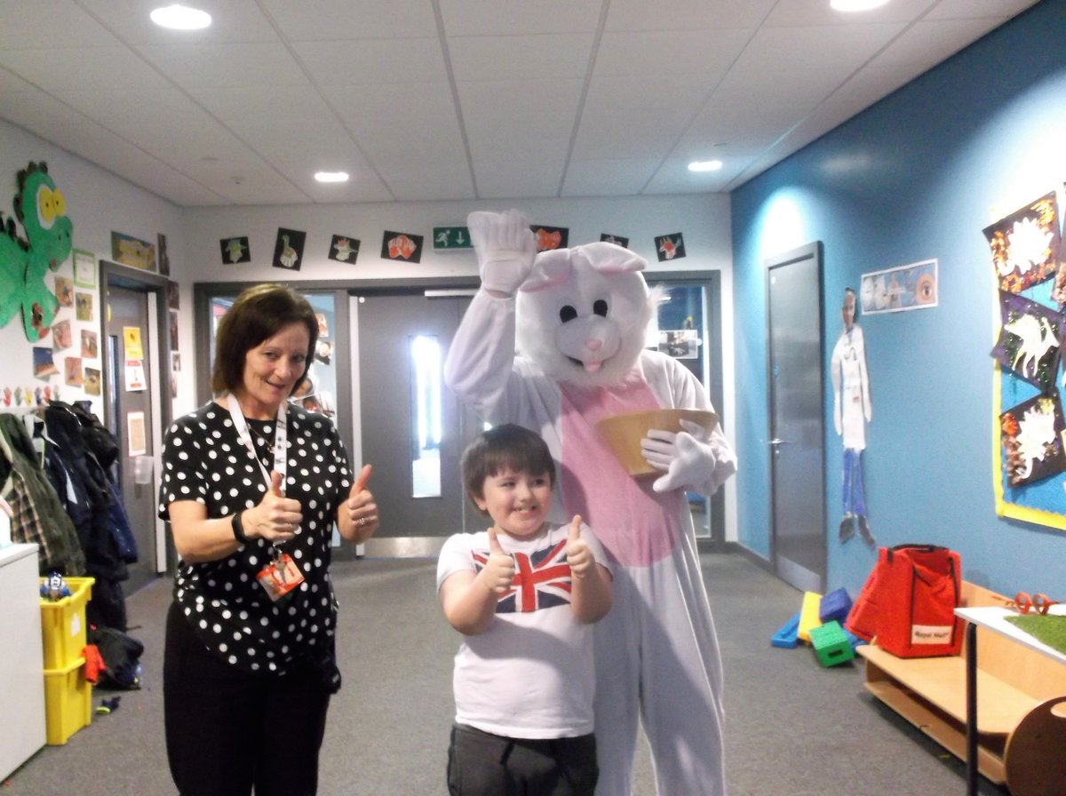 A lovely surprise for our primary children yesterday as the #EasterBunny hopped into assembly to kindly hand out chocolate eggs. Thank you very much <a href="/LiamV4e/">Liam Conroy</a> <a href="/VisionForEd/">Vision for Education</a> - Happy Easter!