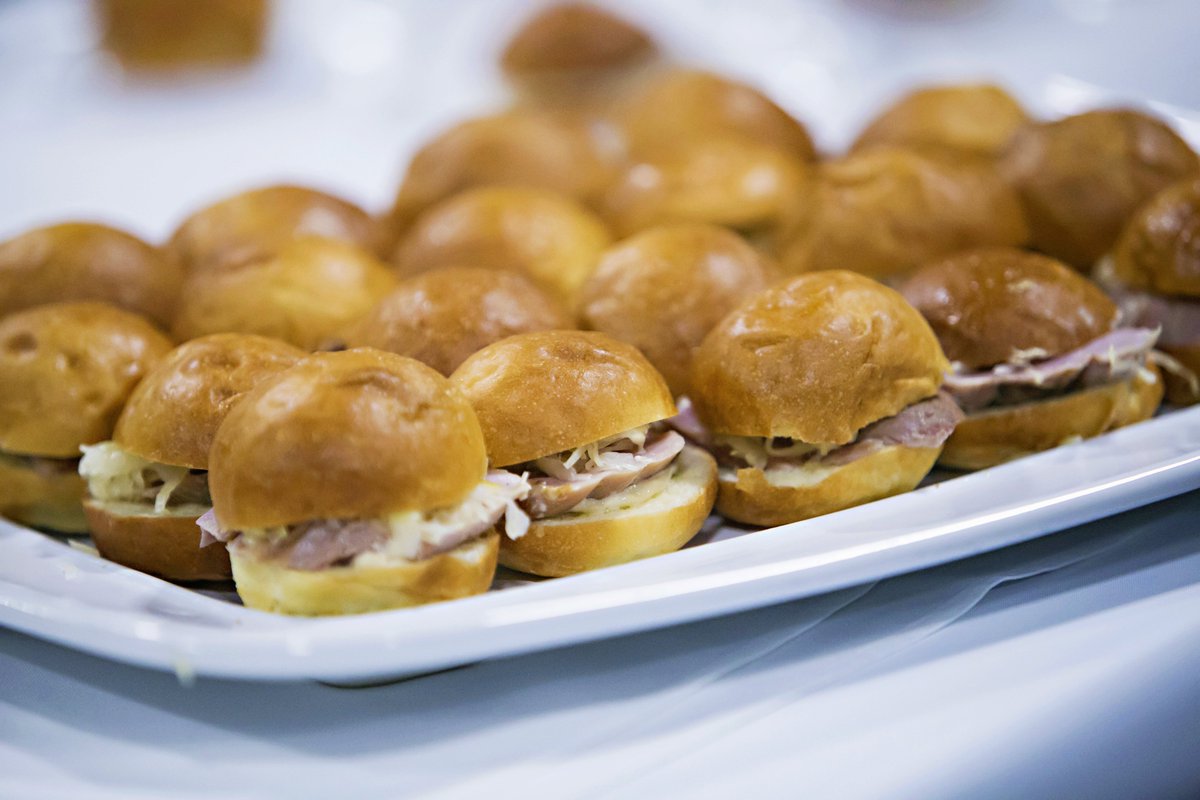 OntPorkCongress's tweet photo. You'll never go hungry at the Ontario Pork Congress. Join us to see what will be on the menu this year!

The 2019 OPC is June 19-20 at the Stratford Rotary Complex in #StratfordON

#OPC #OntarioPork #KindofaPigDeal https://t.co/rITJenaFL1 https://t.co/XeIJKhpHVu
