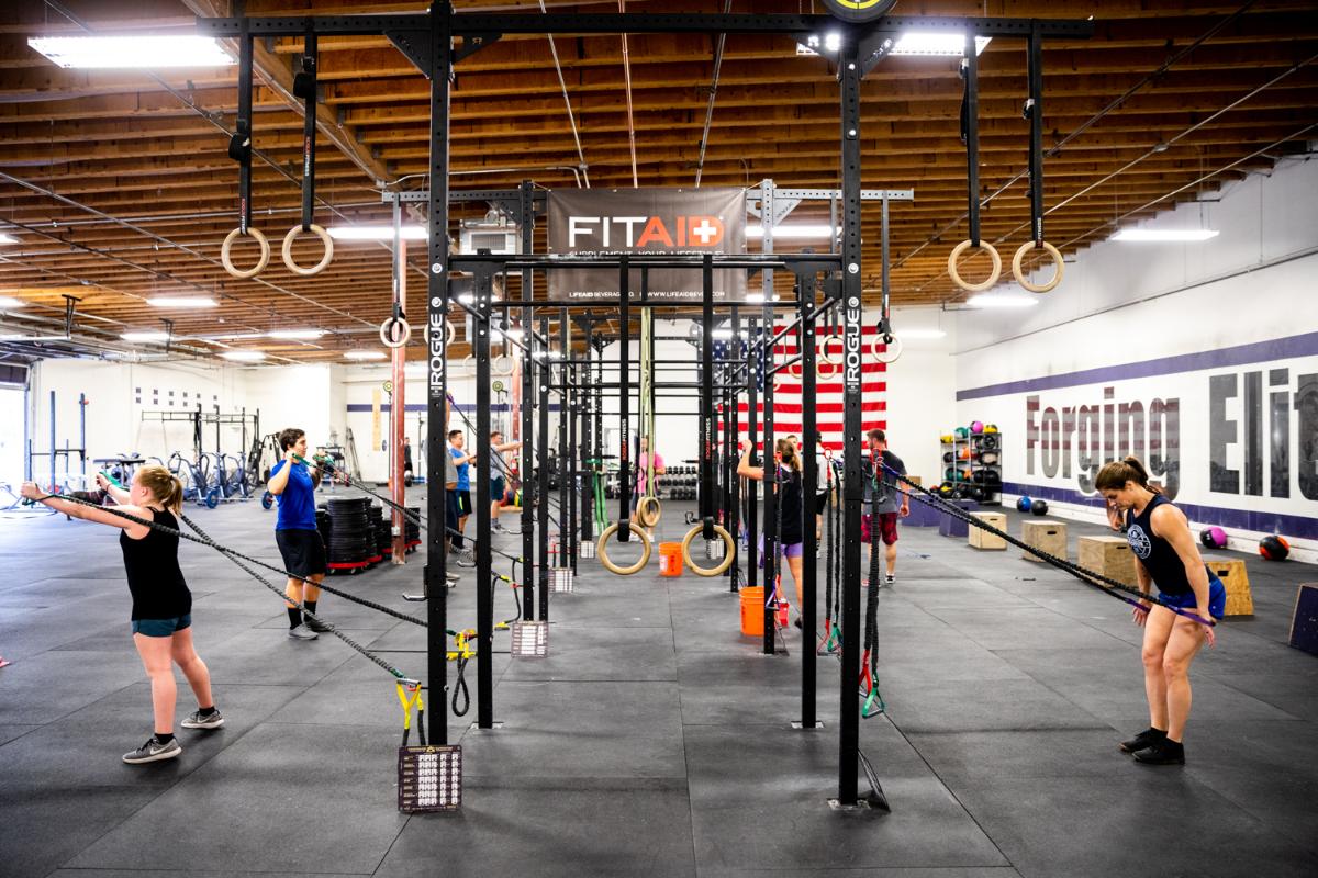 CrossFitMagna's tweet photo. Don't throw in the towel -- use it to wipe the sweat off your face and keep pushing. https://t.co/HqyXeaPDgu
