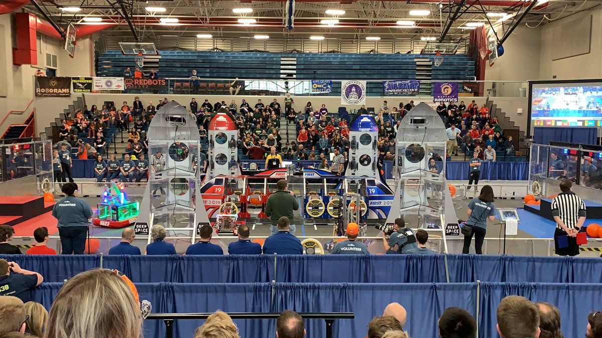 kristibrew's tweet photo. @frc6591 FRC Lansing Regionals at #tractornation https://t.co/U6Ea4fiR29